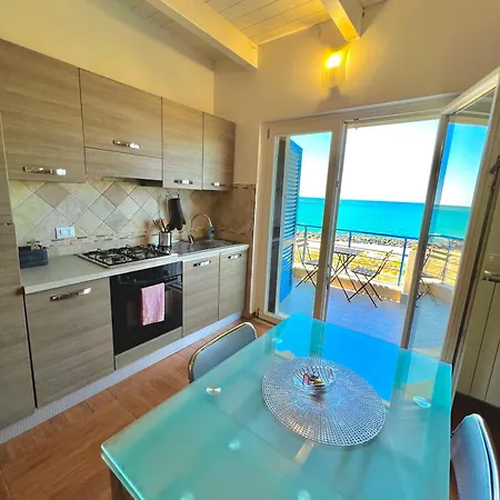 Tramonto Suite-rome Airport Fco-fronte Mare * フィウミチーノ