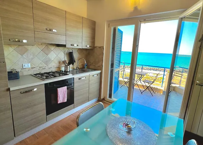 Tramonto Suite-rome Airport Fco-fronte Mare * 피우미치노