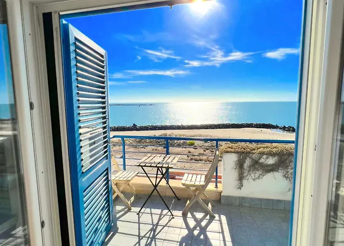 Tramonto Suite-rome Airport Fco-fronte Mare 아파트 *